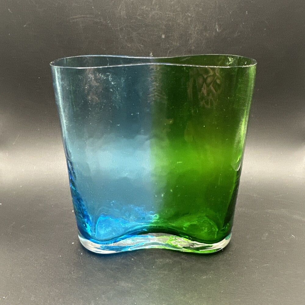 Vtg Southern Living At Home Blown Art Glass Vase Wave Blue Green EUC 8.5” x 5.5”